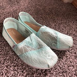 Mint Lace Toms